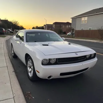 2010 Dodge Challenger SE Coupe 2D