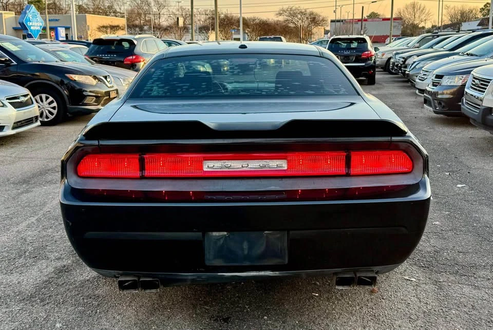 2010 Dodge Challenger 3rd Gen - Image 6 of 20