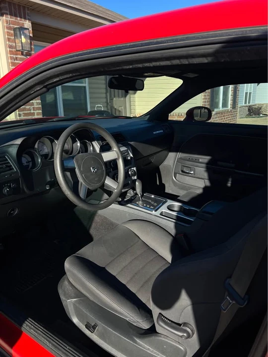 2010 Dodge Challenger 3rd Gen - Image 8 of 10