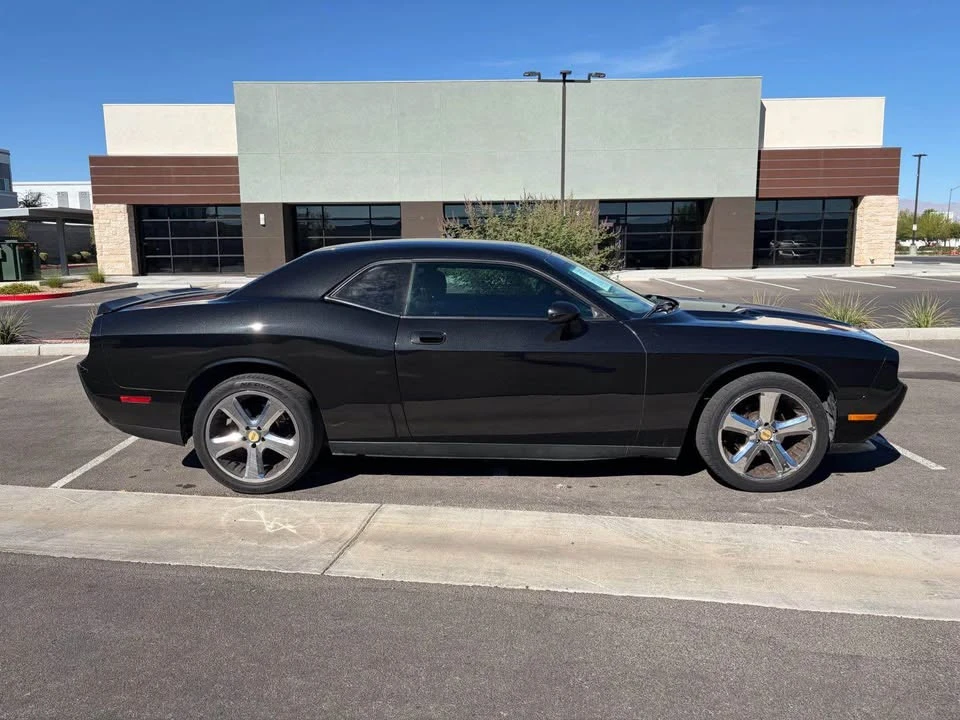 2010 Dodge Challenger 3rd Gen - Image 6 of 11