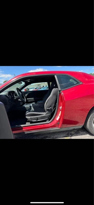 2010 Dodge Challenger 3rd Gen - Image 3 of 4