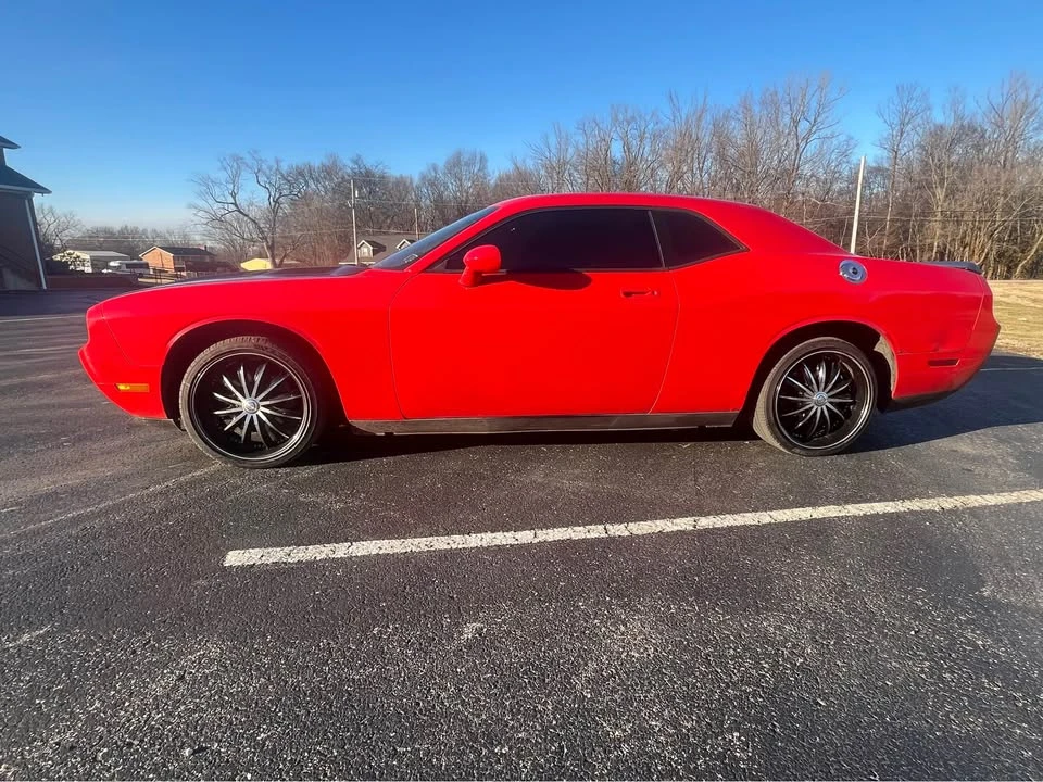 2010 Dodge Challenger 3rd Gen - Image 3 of 11