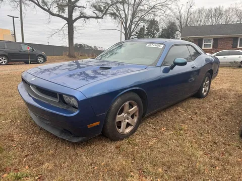 2010 Dodge Challenger SE Coupe 2D