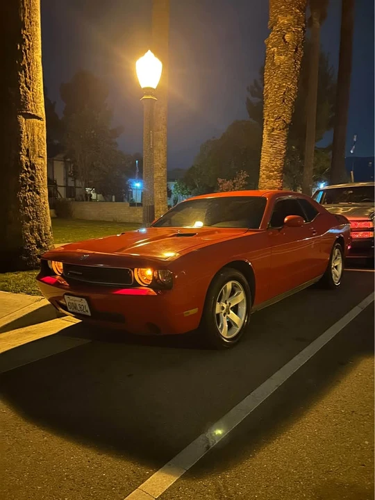 2010 Dodge Challenger 3rd Gen - Image 4 of 7