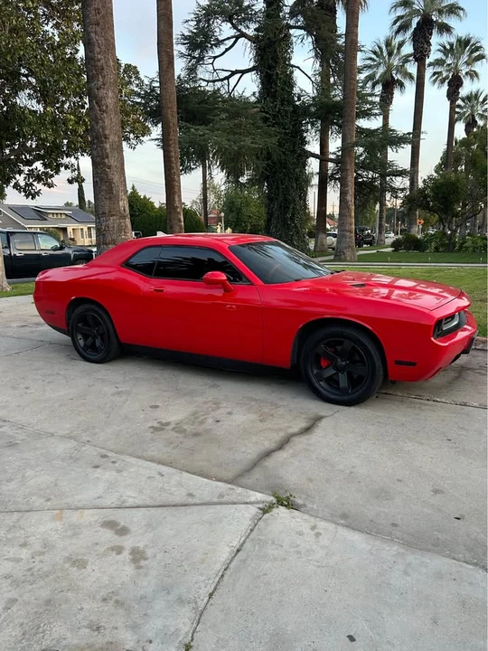 2010 Dodge Challenger 3rd Gen - Image 5 of 13