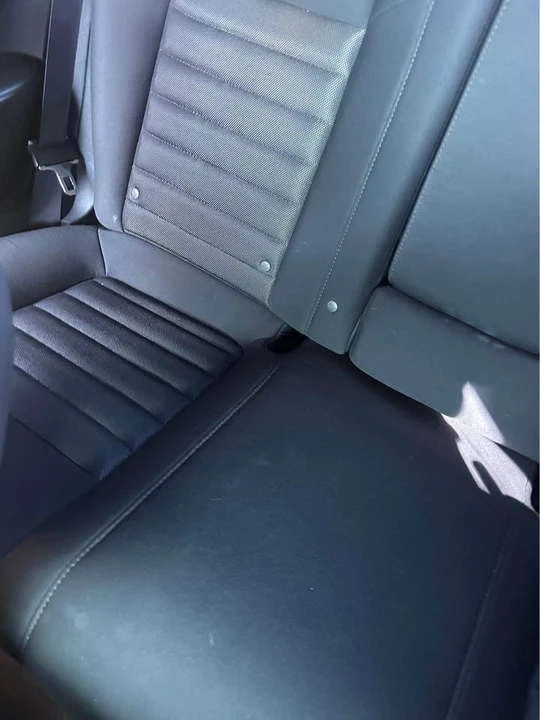 2010 Dodge Challenger 3rd Gen - Image 12 of 13