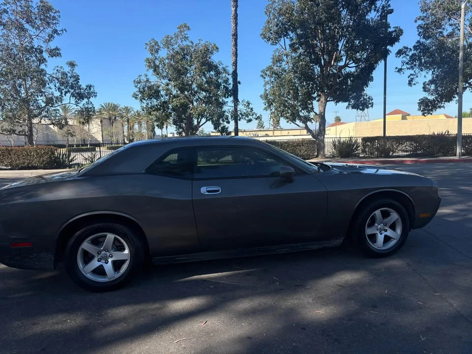 2010 Dodge Challenger 3rd Gen - Image 5 of 14