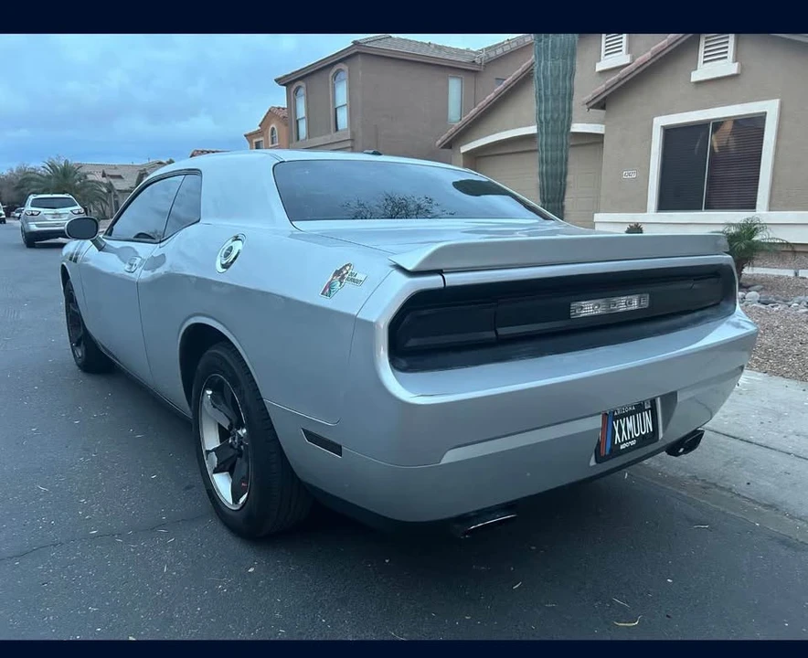 2010 Dodge Challenger 3rd Gen - Image 5 of 11