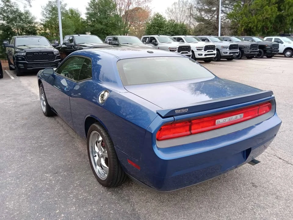 2010 Dodge Challenger 3rd Gen - Image 5 of 15