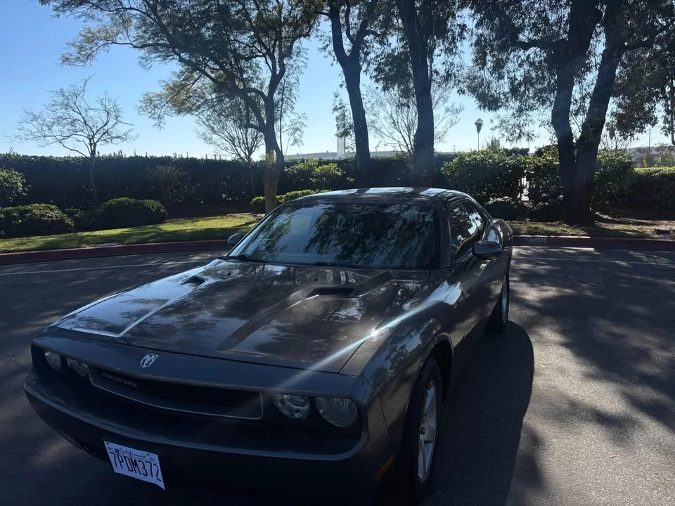 2010 Dodge Challenger 3rd Gen - Image 9 of 14