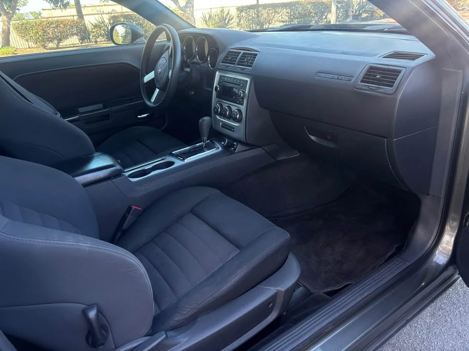 2010 Dodge Challenger 3rd Gen - Image 10 of 14