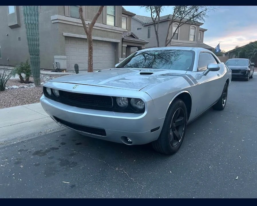2010 Dodge Challenger 3rd Gen - Image 4 of 11