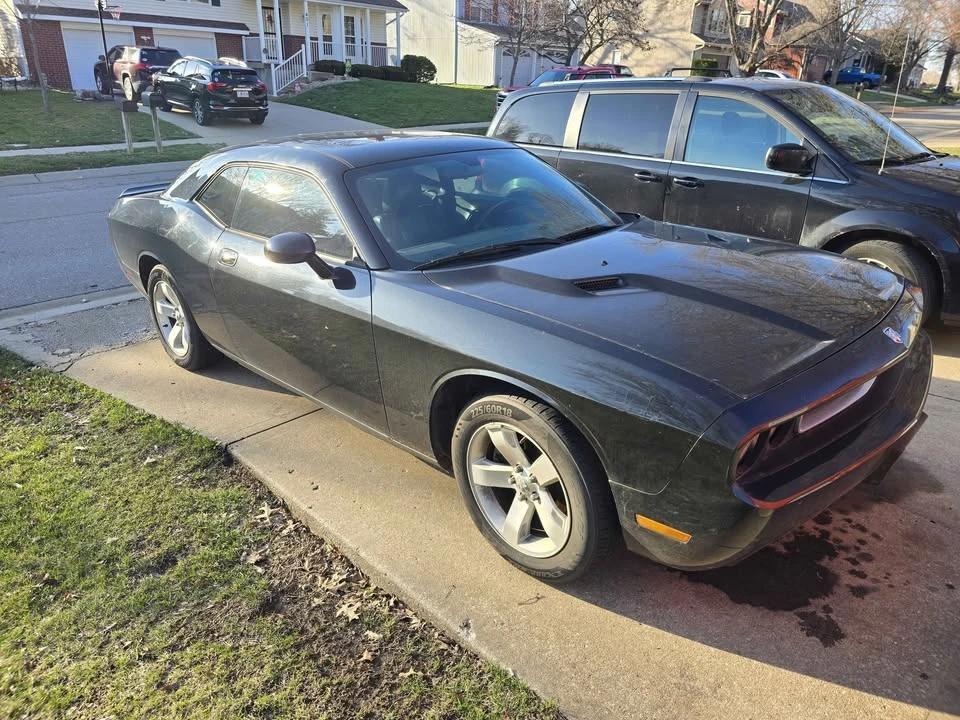 2010 Dodge Challenger 3rd Gen - Image 3 of 9