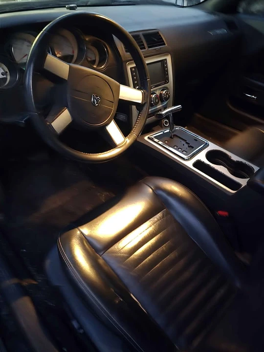 2010 Dodge Challenger 3rd Gen - Image 8 of 9