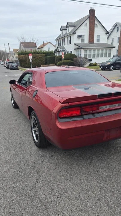 2010 Dodge Challenger 3rd Gen - Image 3 of 7