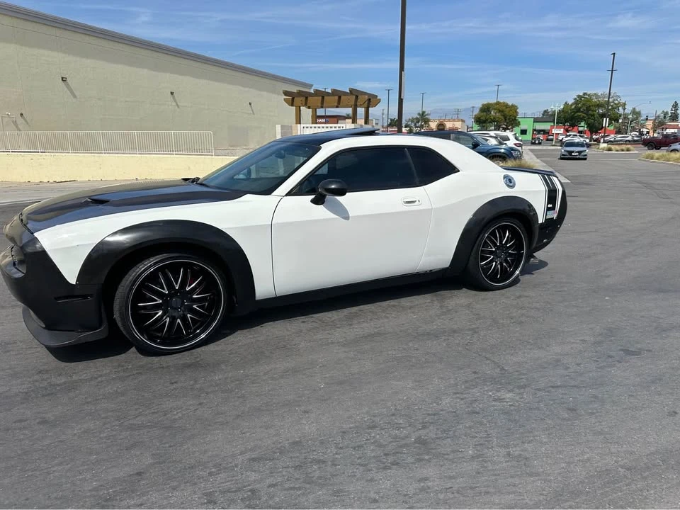 2010 Dodge Challenger - Image 18 of 19