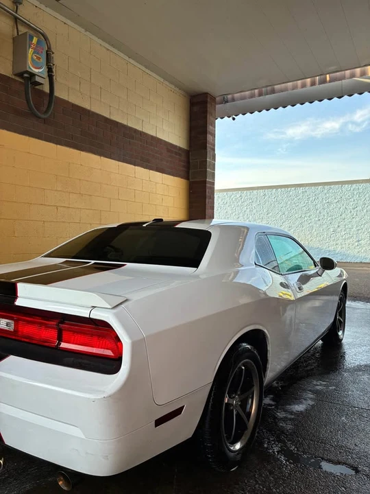 2010 Dodge Challenger 3rd Gen - Image 4 of 10