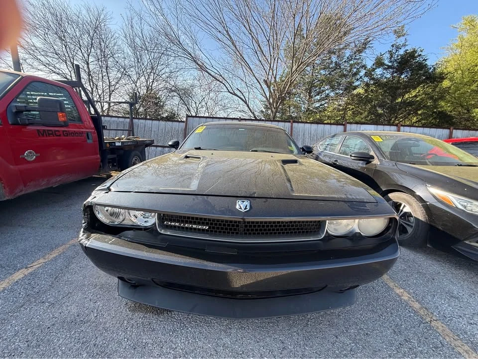 2010 Dodge Challenger 3rd Gen - Image 2 of 5