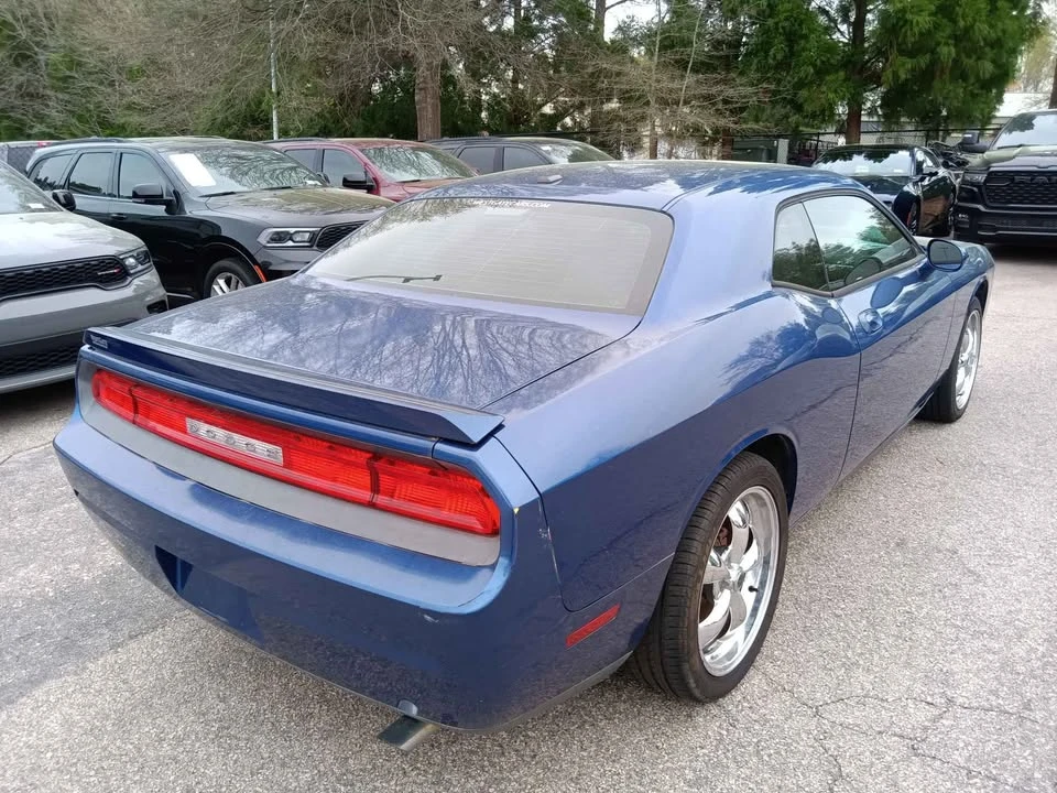 2010 Dodge Challenger 3rd Gen - Image 7 of 15