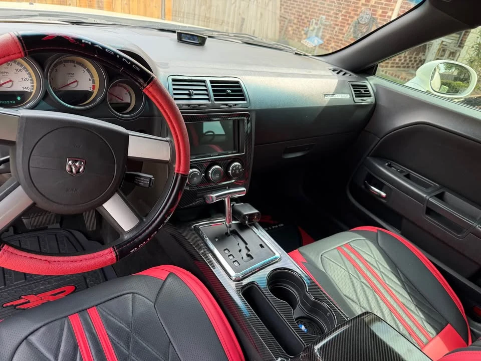 2010 Dodge Challenger 3rd Gen - Image 3 of 6