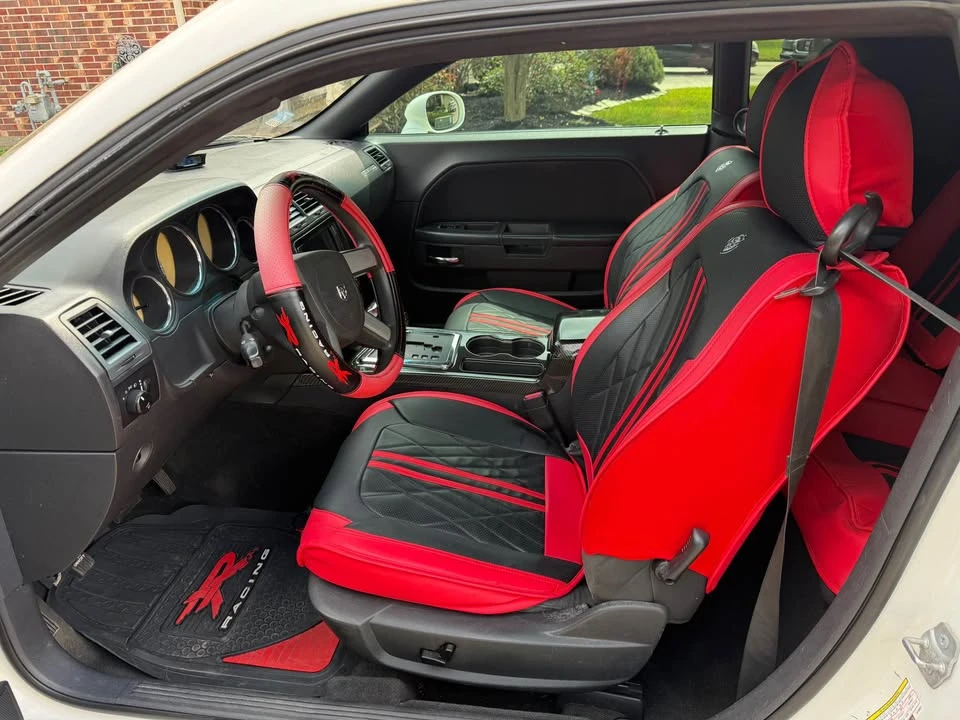 2010 Dodge Challenger 3rd Gen - Image 5 of 6