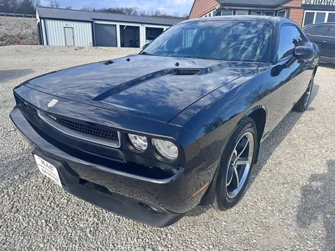 2010 Dodge Challenger SE Coupe 2D