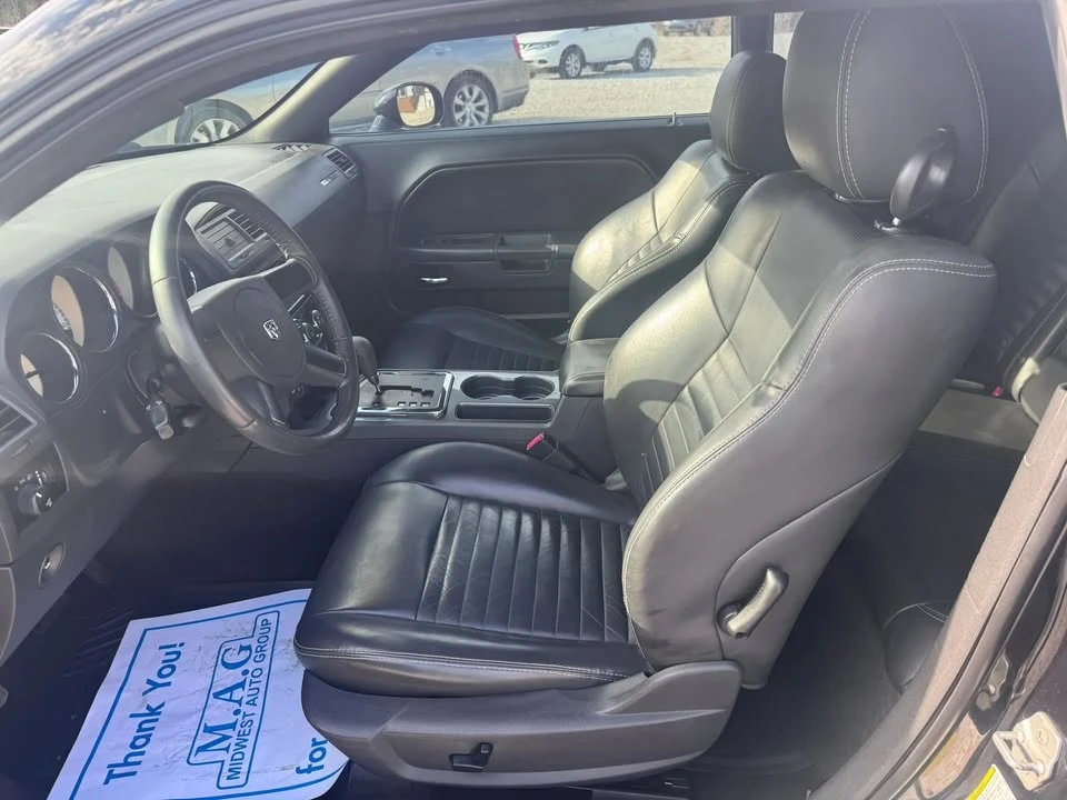 2010 Dodge Challenger - Image 10 of 17