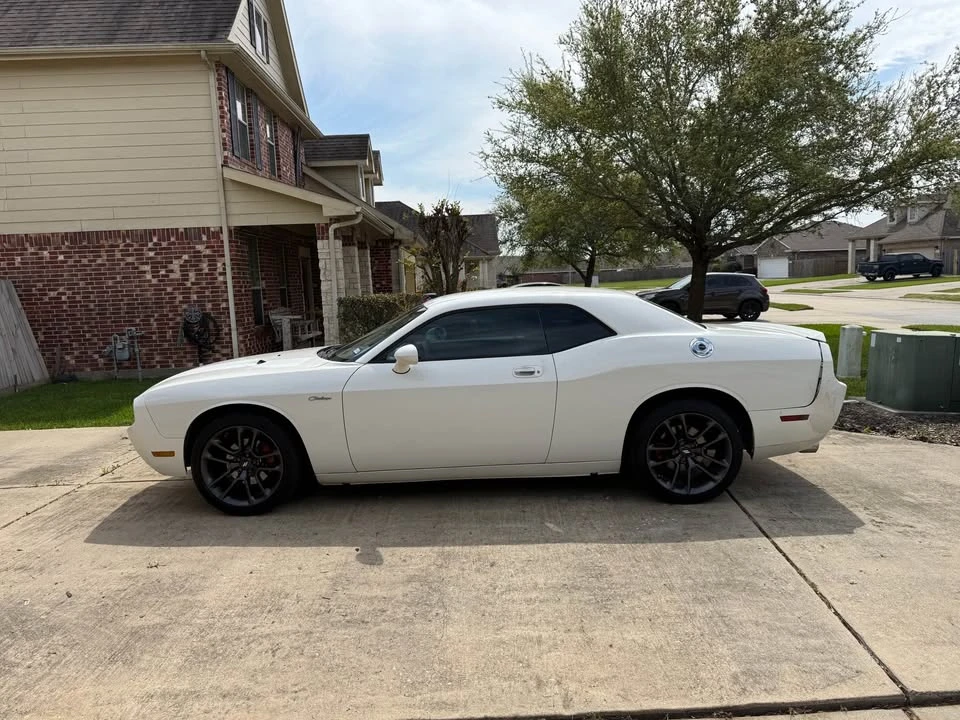 2010 Dodge Challenger 3rd Gen - Image 2 of 6