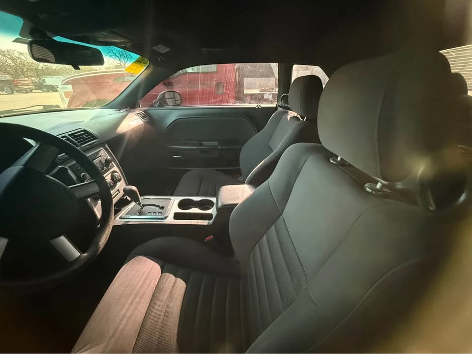 2010 Dodge Challenger 3rd Gen - Image 4 of 5