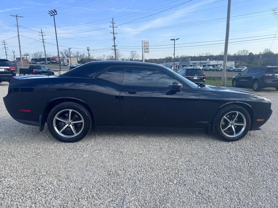 2010 Dodge Challenger - Image 6 of 17