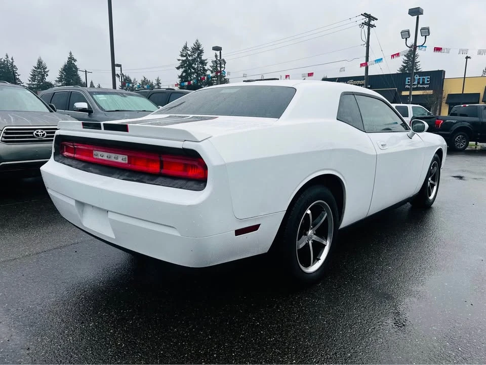 2010 Dodge Challenger 3rd Gen - Image 3 of 11