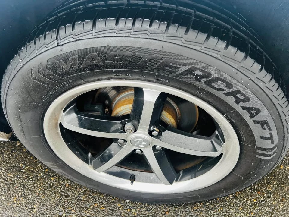 2010 Dodge Challenger 3rd Gen - Image 6 of 11