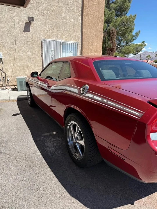 2010 Dodge Challenger 3rd Gen - Image 5 of 14