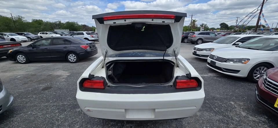 2010 Dodge Challenger 3rd Gen - Image 14 of 20