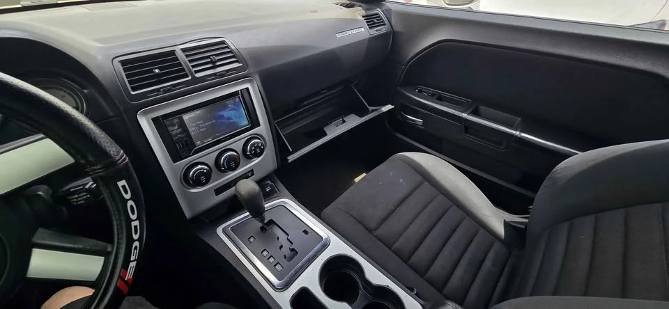2010 Dodge Challenger 3rd Gen - Image 17 of 20