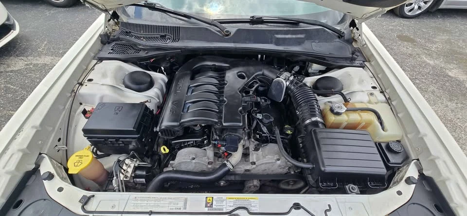2010 Dodge Challenger 3rd Gen - Image 20 of 20