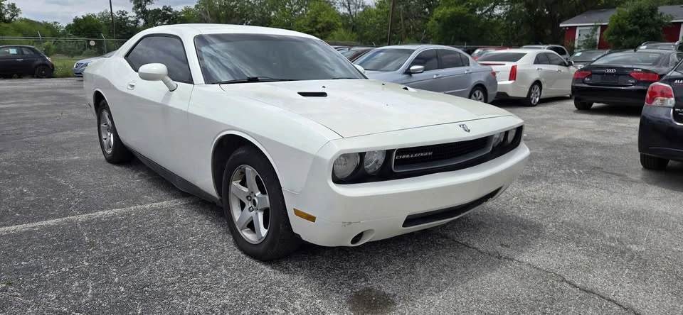 2010 Dodge Challenger 3rd Gen - Image 7 of 20