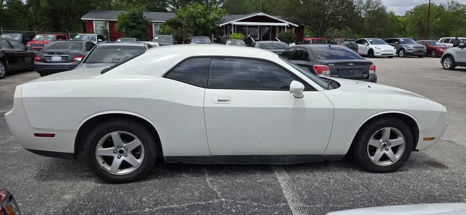 2010 Dodge Challenger 3rd Gen - Image 6 of 20