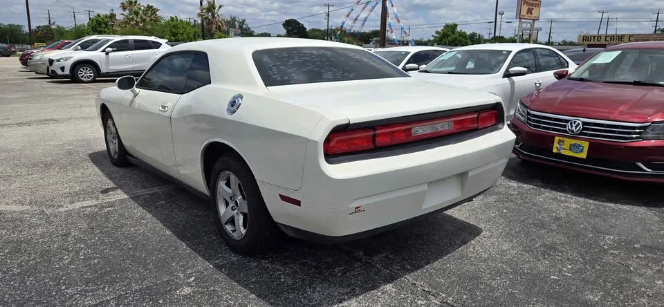 2010 Dodge Challenger 3rd Gen - Image 3 of 20
