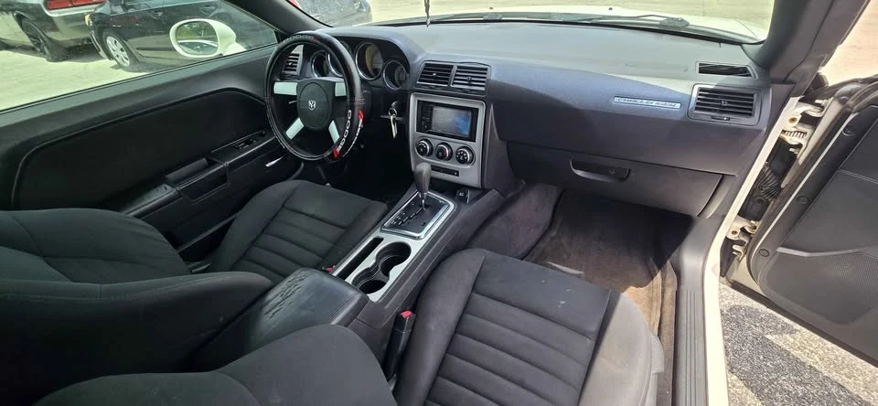 2010 Dodge Challenger 3rd Gen - Image 11 of 20