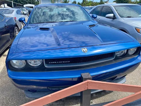 2010 Dodge Challenger SE Coupe 2D