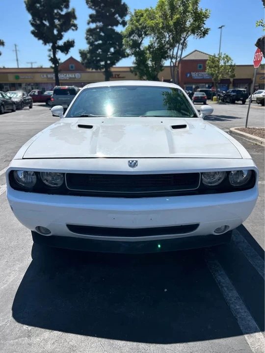 2010 Dodge Challenger 3rd Gen - Image 6 of 10