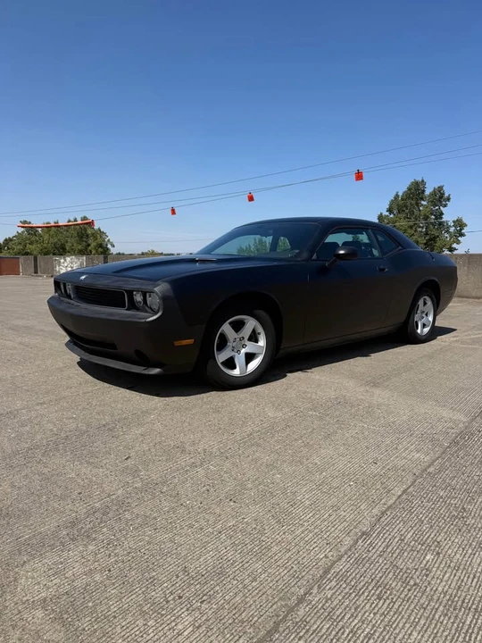 2010 Dodge Challenger 3rd Gen - Image 2 of 9