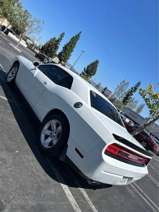2010 Dodge Challenger 3rd Gen - Image 4 of 10