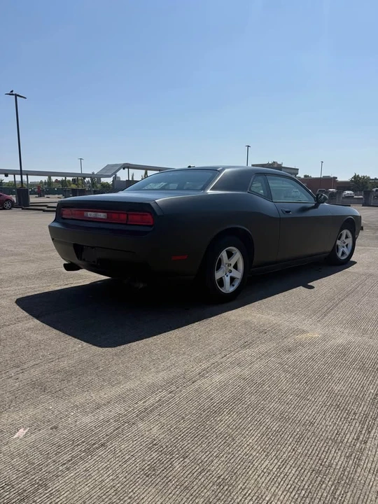 2010 Dodge Challenger 3rd Gen - Image 3 of 9