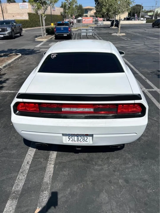 2010 Dodge Challenger 3rd Gen - Image 5 of 10