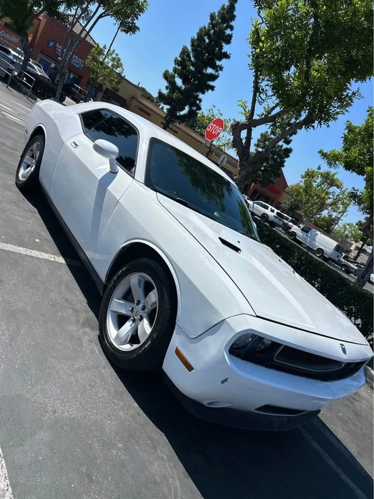 2010 Dodge Challenger 3rd Gen - Image 2 of 10