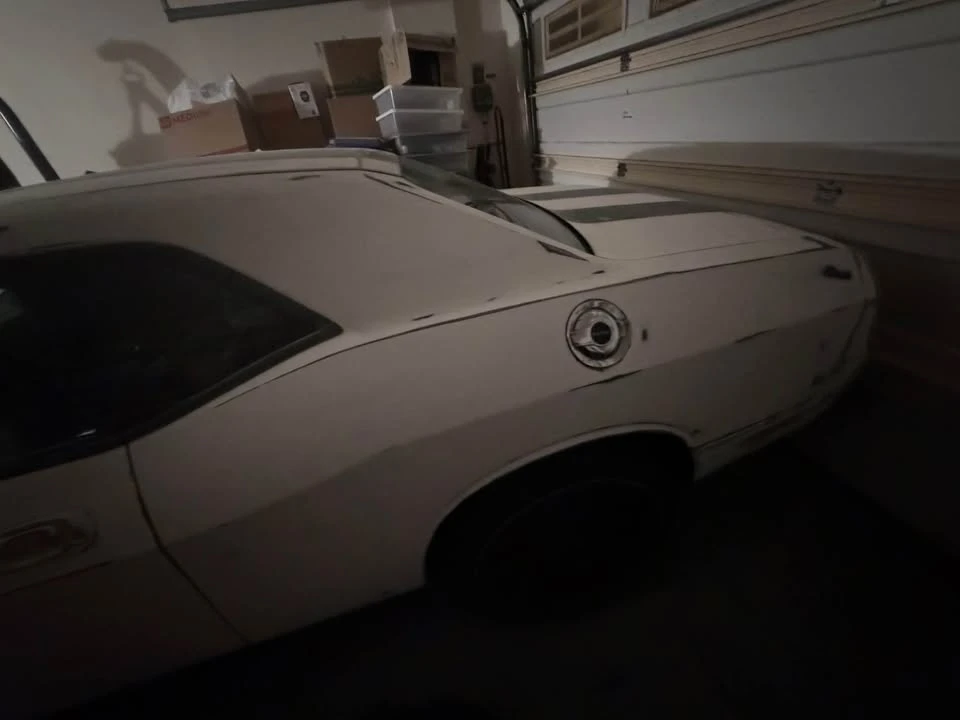 2010 Dodge Challenger 3rd Gen - Image 8 of 15
