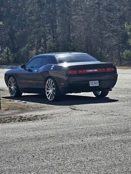 2010 Dodge Challenger SE Coupe 2D