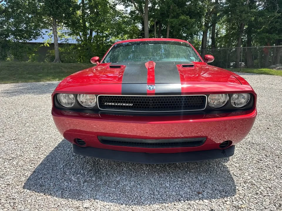 2010 Dodge Challenger 3rd Gen - Image 4 of 11